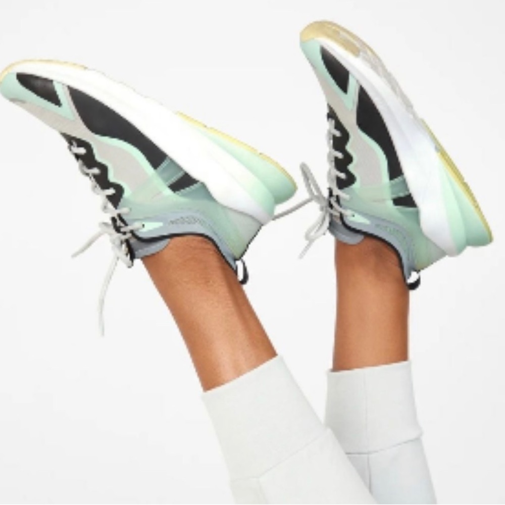 Fabletics sneakers!